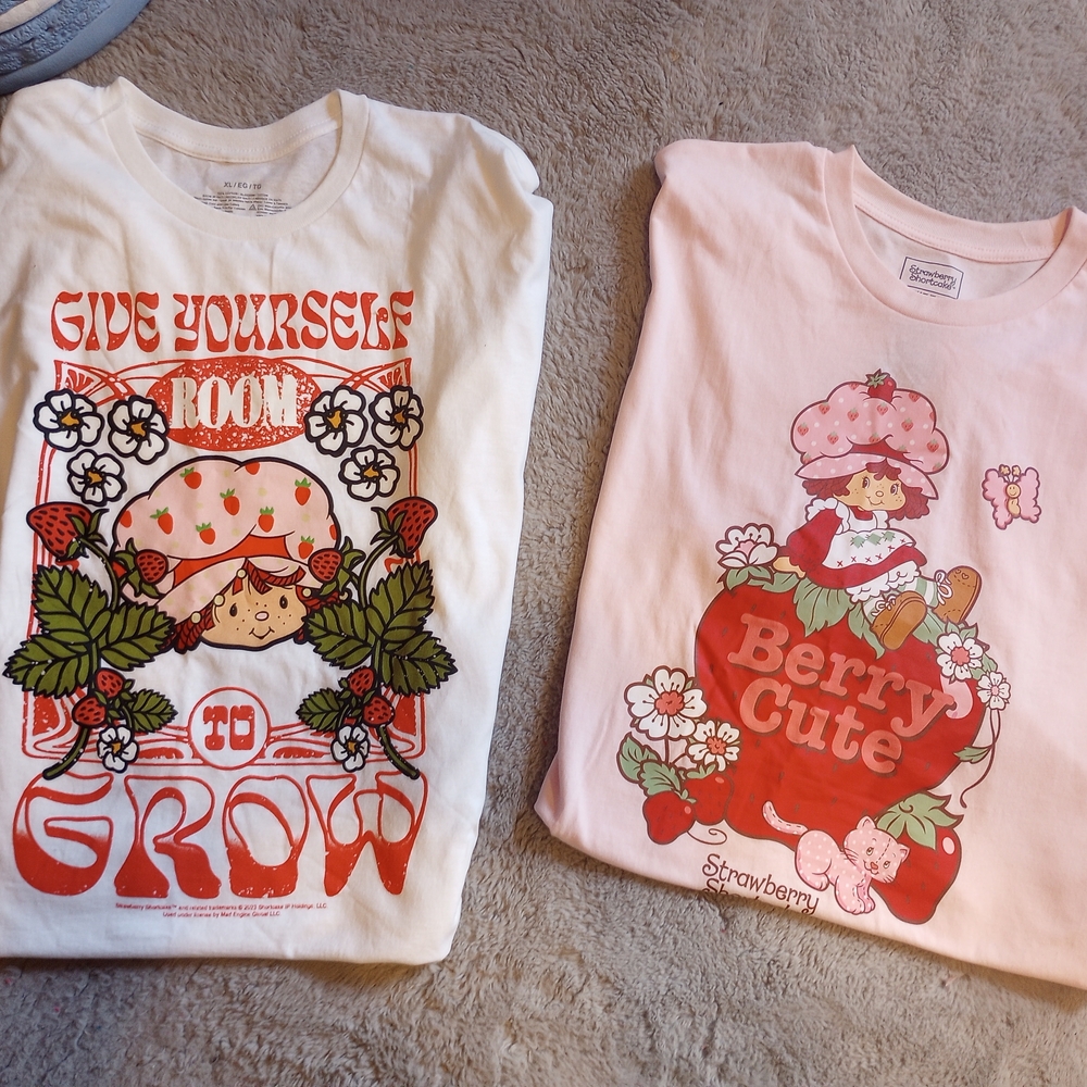 Kids' Graphic T-Shirts - White and Pink